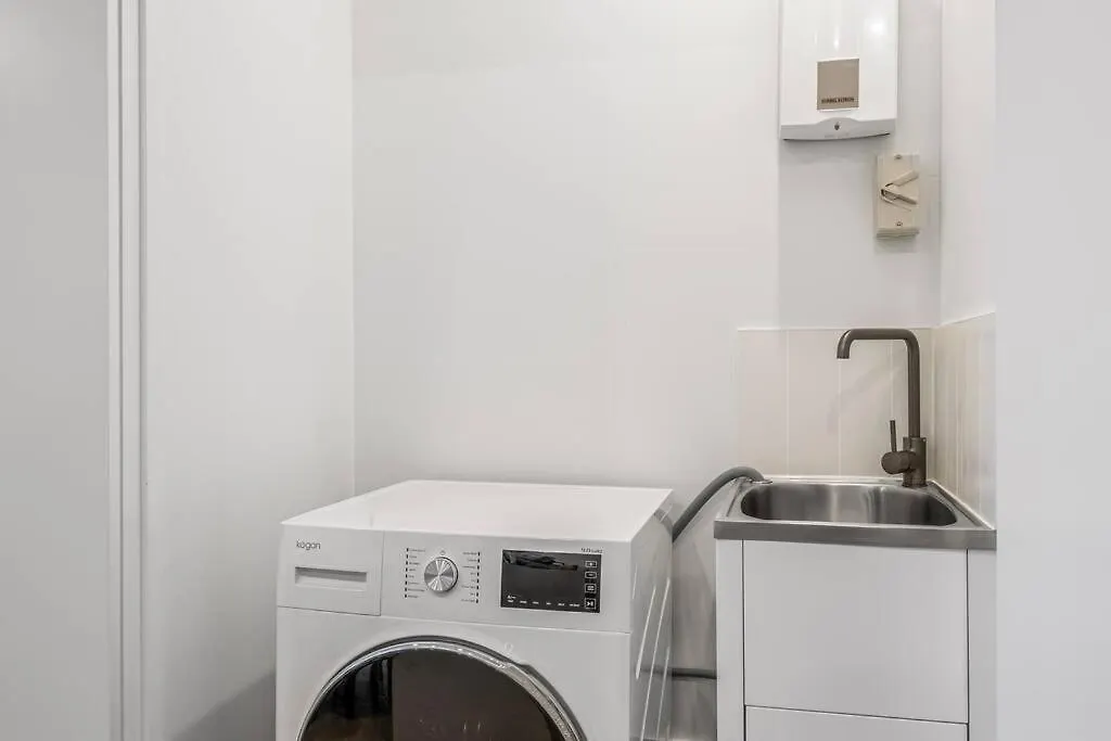 Apartment Family Retreat - Free Secure Car Park, Garden City Westfield Shopping, Restaurants Brisbane