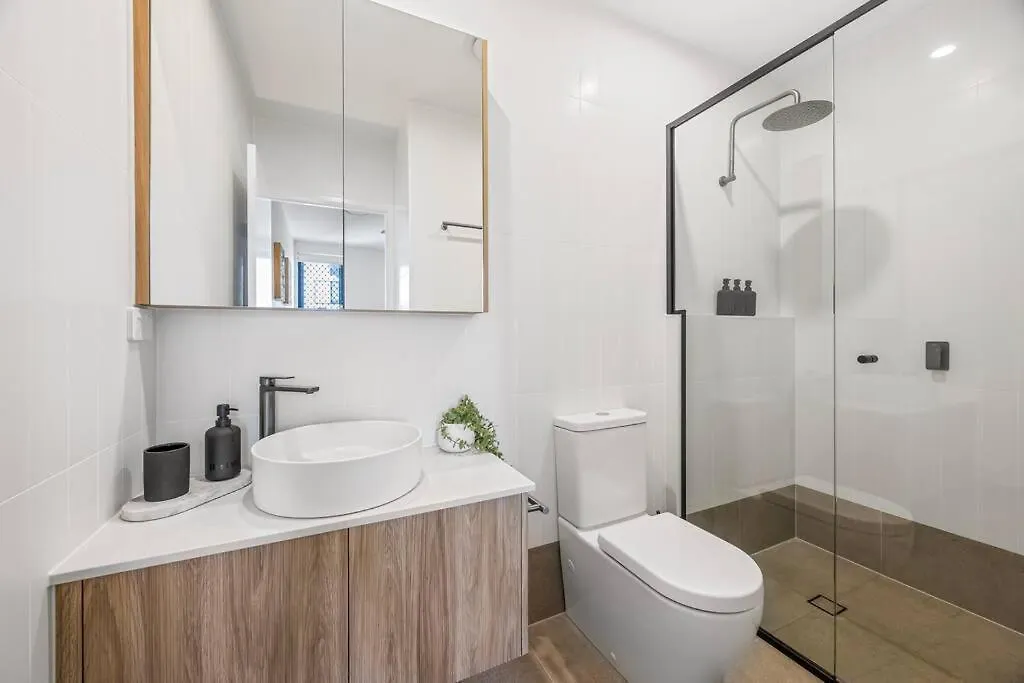 Apartment Family Retreat - Free Secure Car Park, Garden City Westfield Shopping, Restaurants Brisbane